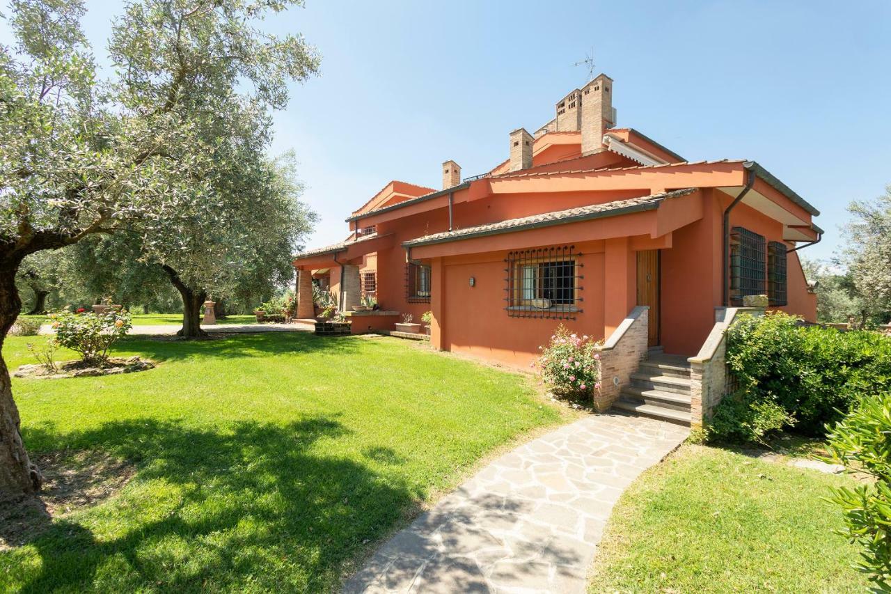 Villa In Via Della Marcigliana Casale Torre San Giovanni Zewnętrze zdjęcie