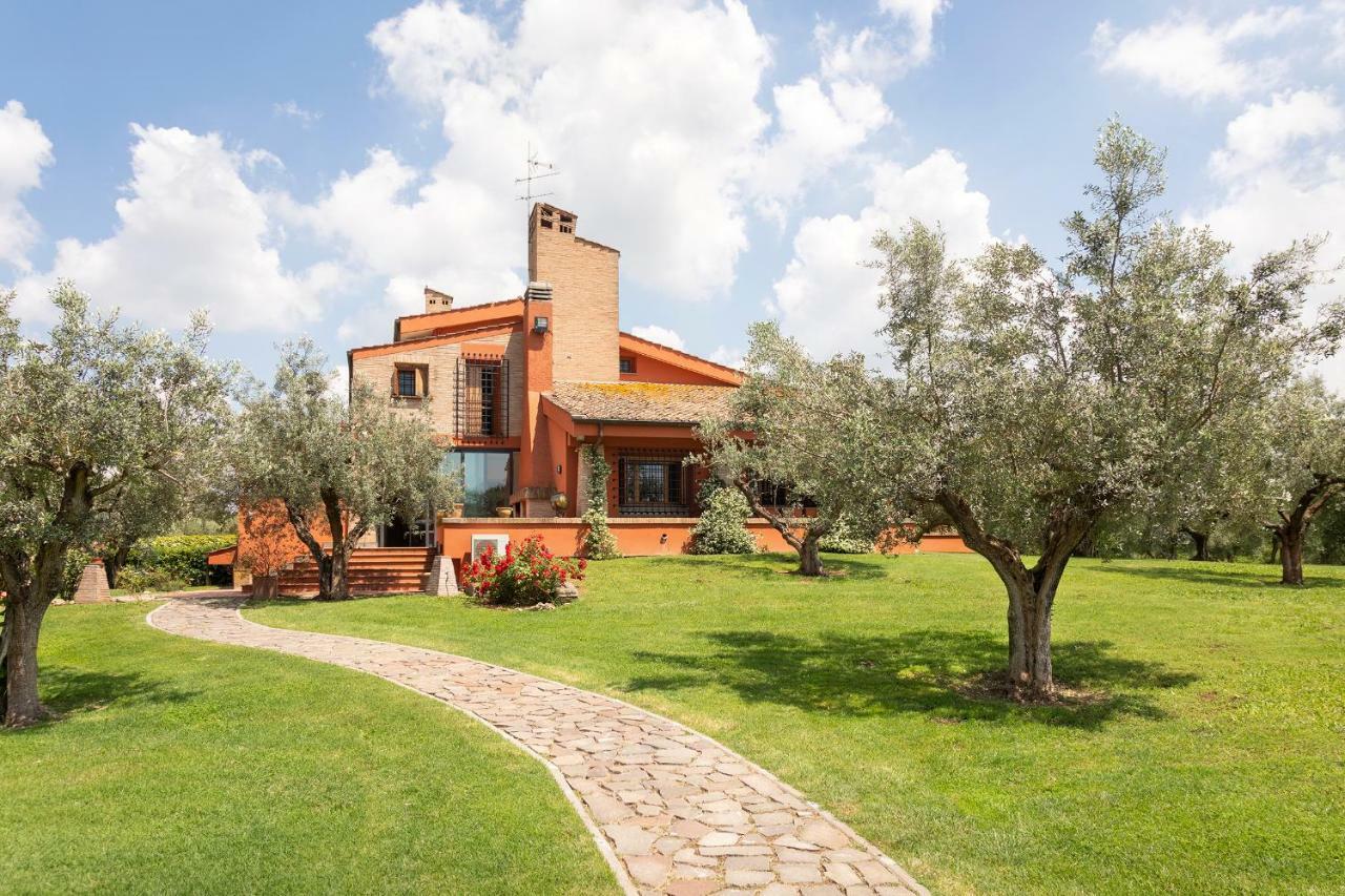 Villa In Via Della Marcigliana Casale Torre San Giovanni Zewnętrze zdjęcie