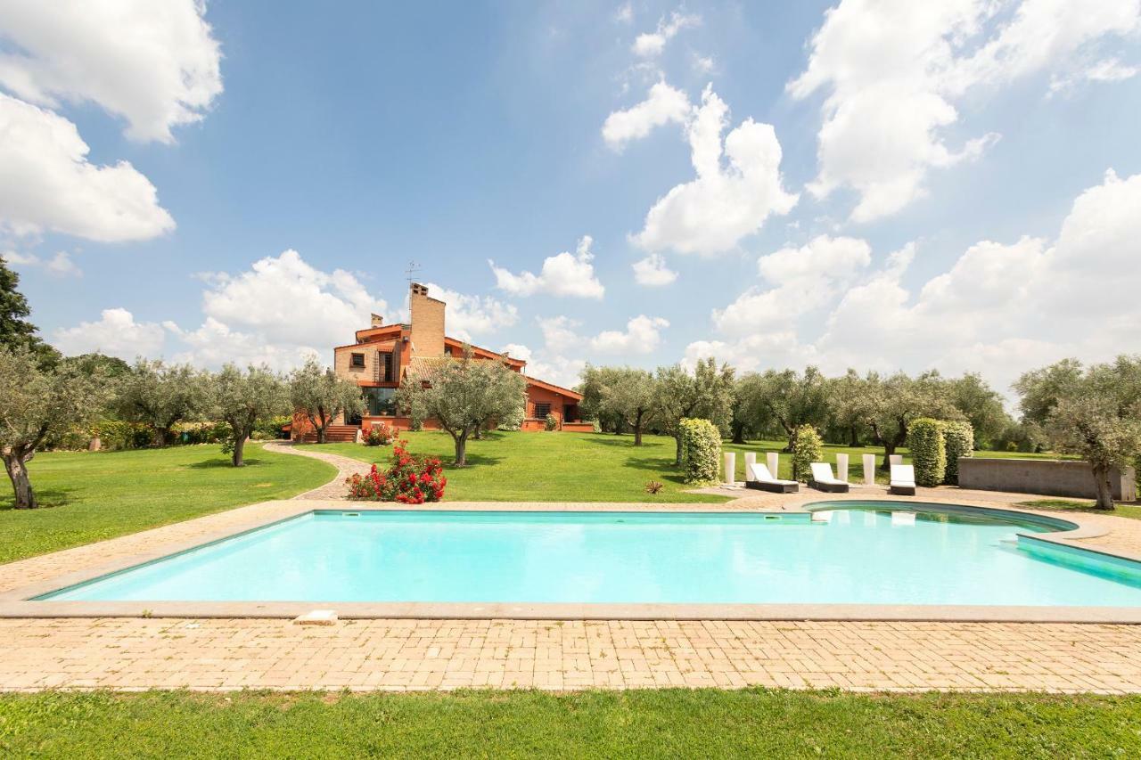 Villa In Via Della Marcigliana Casale Torre San Giovanni Zewnętrze zdjęcie