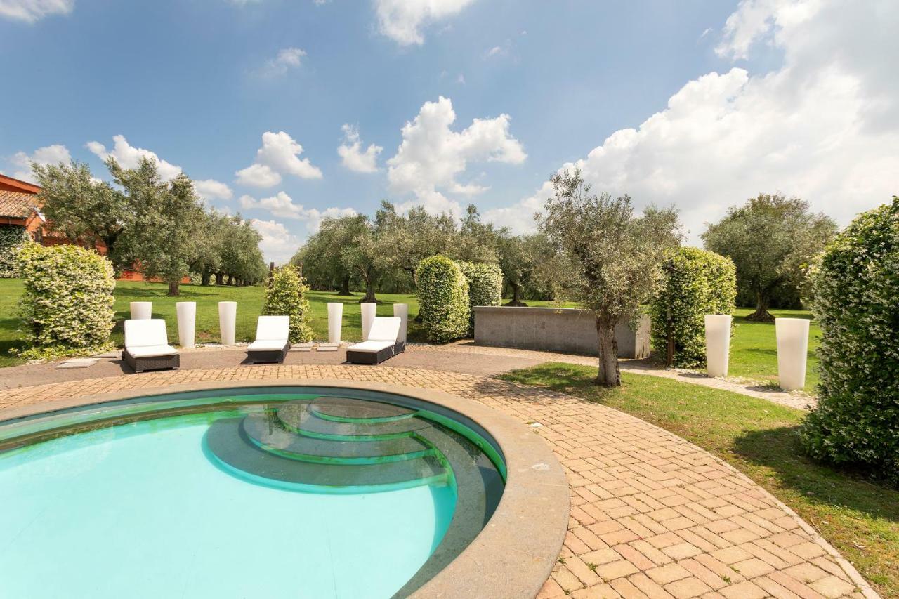 Villa In Via Della Marcigliana Casale Torre San Giovanni Zewnętrze zdjęcie