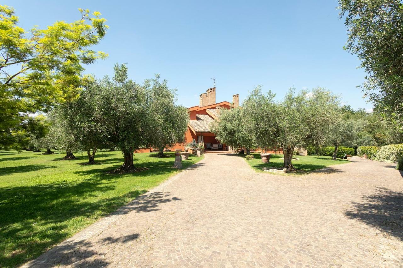Villa In Via Della Marcigliana Casale Torre San Giovanni Zewnętrze zdjęcie