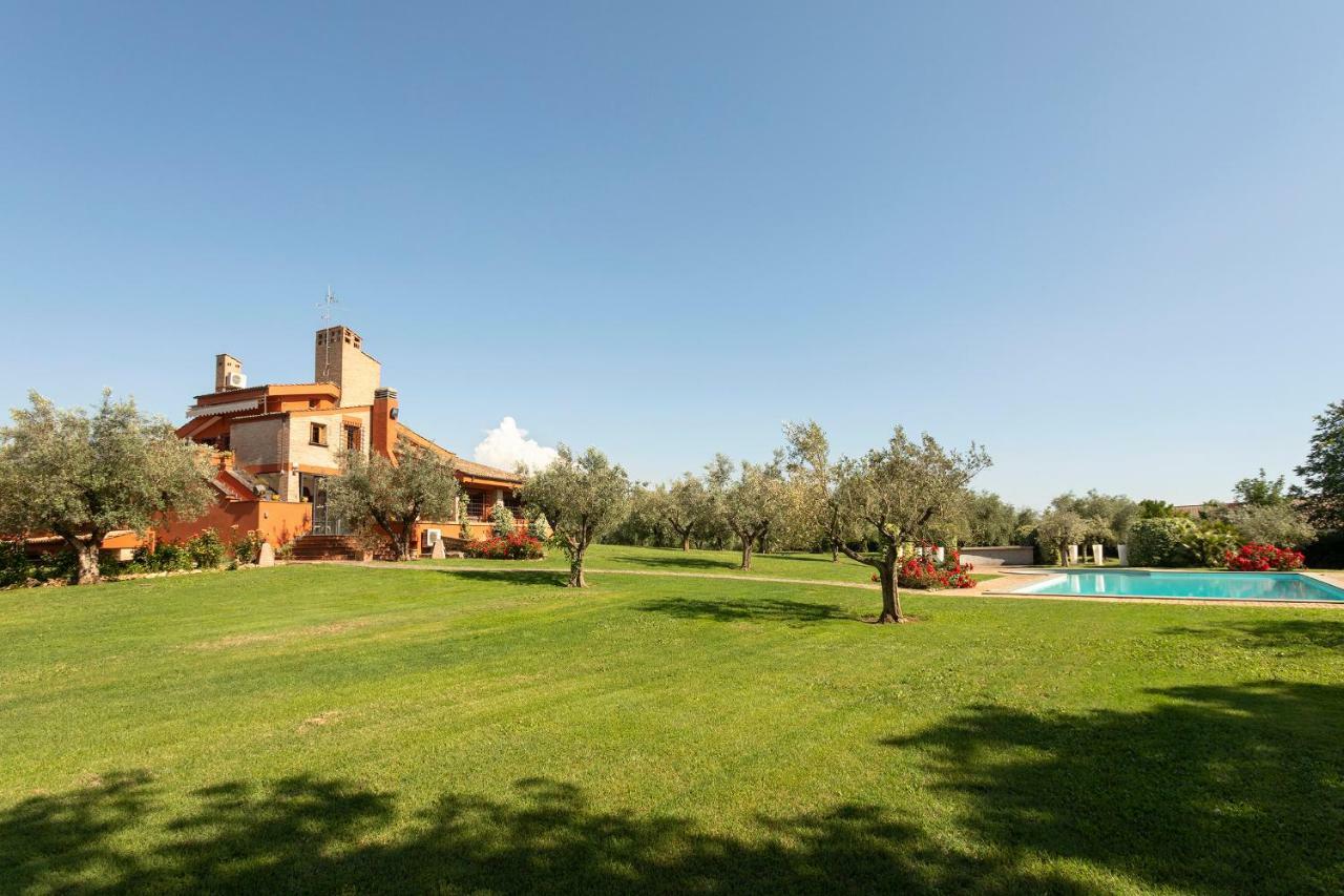 Villa In Via Della Marcigliana Casale Torre San Giovanni Zewnętrze zdjęcie