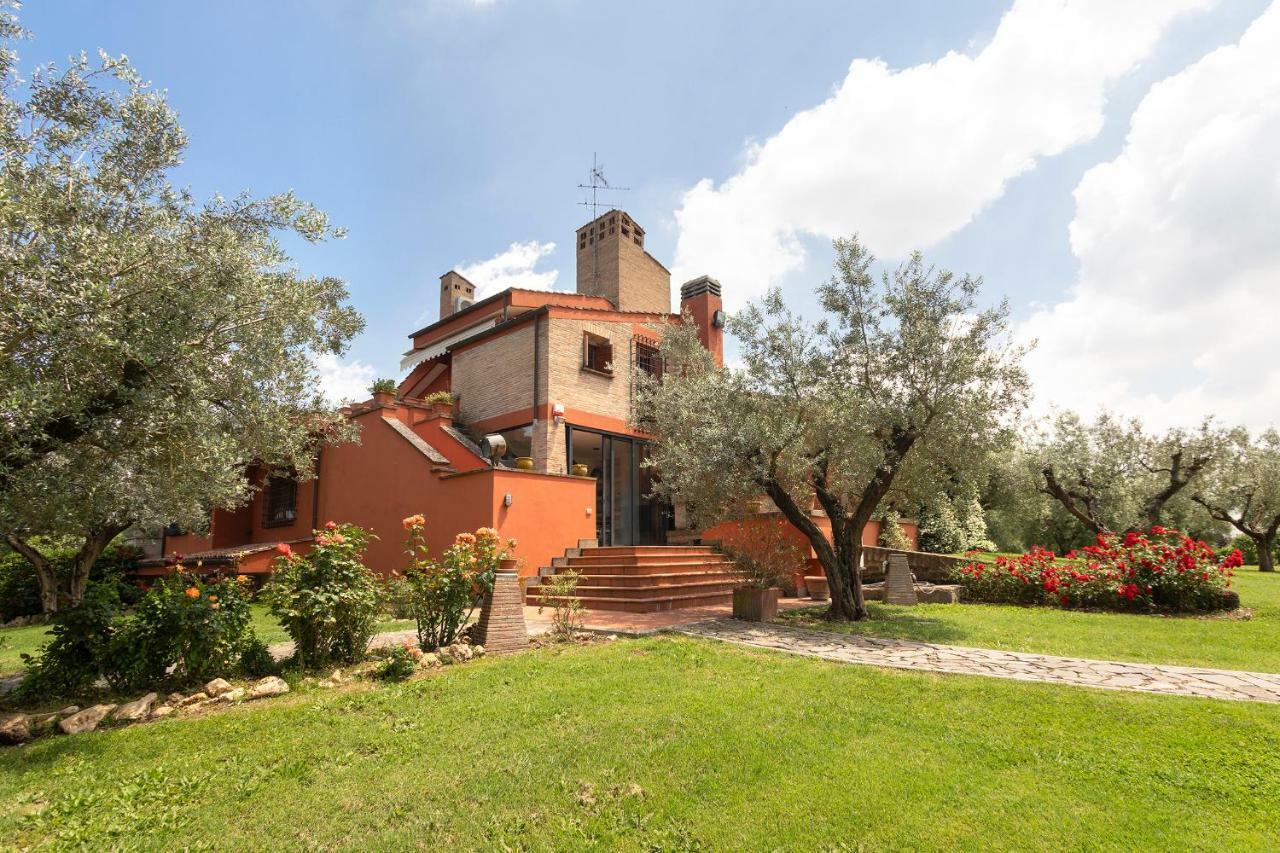 Villa In Via Della Marcigliana Casale Torre San Giovanni Zewnętrze zdjęcie